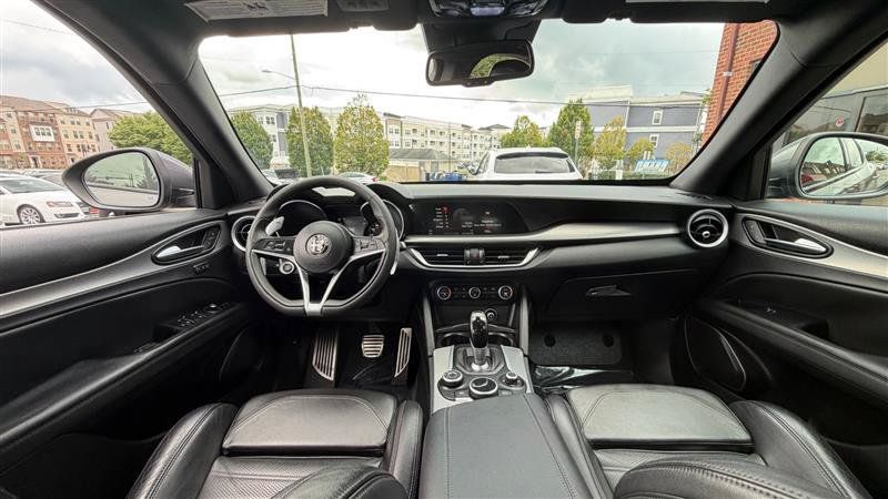 Used 2018 Alfa Romeo Stelvio Ti Sport AWD/4WD image 25