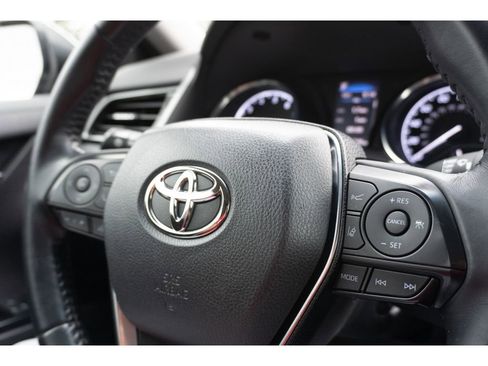 Used 2020 Toyota Camry SE image 28