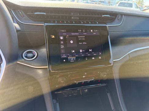 New 2025 Jeep Grand Cherokee Altitude image 17