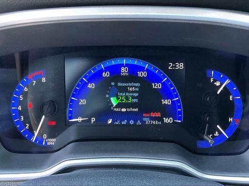 Used 2022 Toyota Corolla Cross XLE image 25