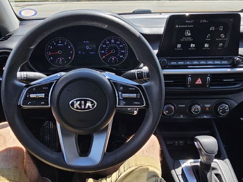 Used 2020 Kia Forte LXS FWD image 13