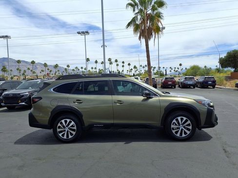 Used 2025 Subaru Outback Premium w/ Popular Package #1A image 9