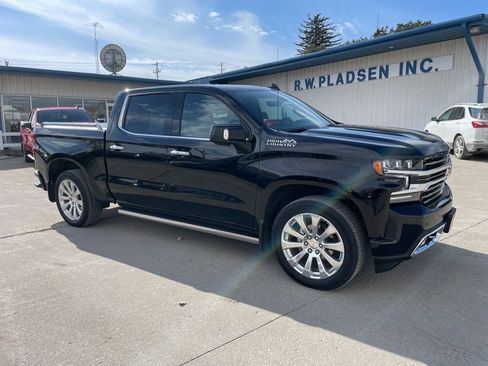 Used 2021 Chevrolet Silverado 1500 High Country w/ Technology Package image 24