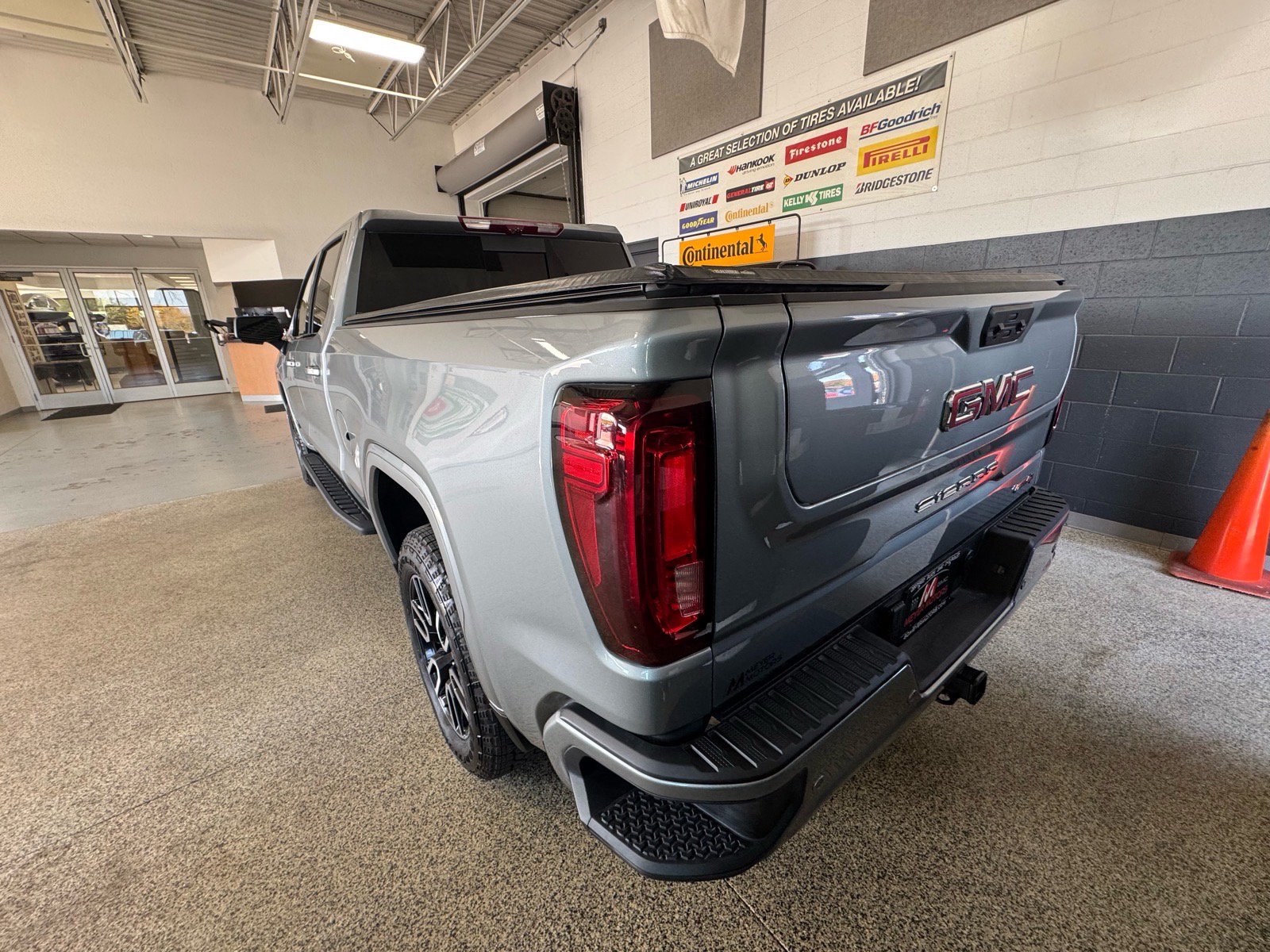 Used 2026 GMC Sierra 1500 AT4 w/ AT4 Premium Package AWD/4WD image 7