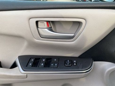 Used 2016 Toyota Camry LE image 17