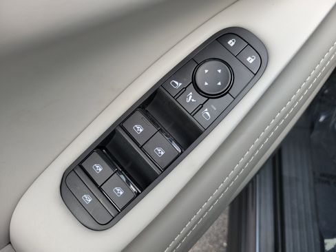 New 2027 INFINITI QX60 Luxe w/ Family Package FWD image 17