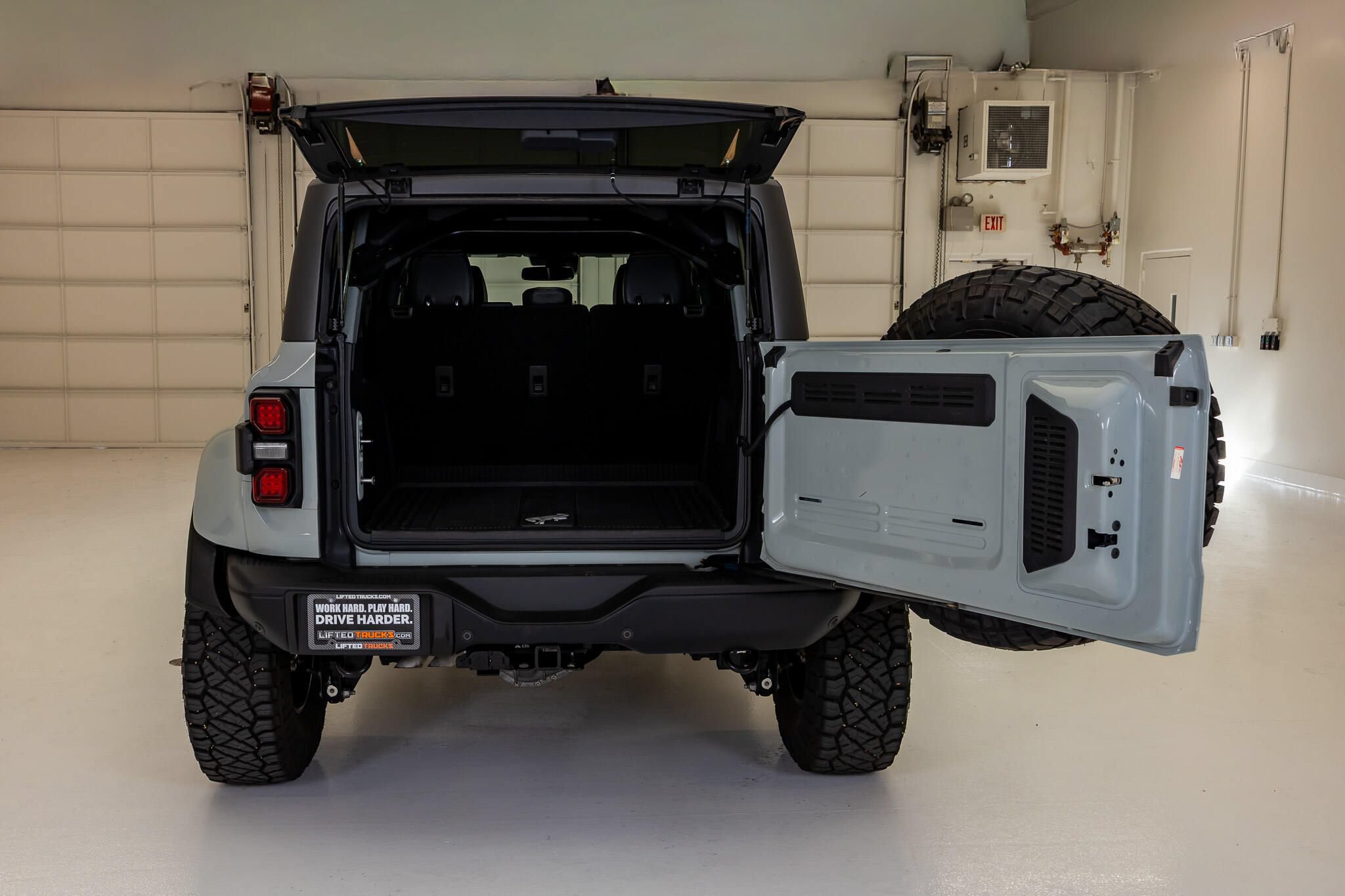 Used 2024 Ford Bronco Raptor w/ Interior Carbon Fiber Pack 6 AWD/4WD image 8