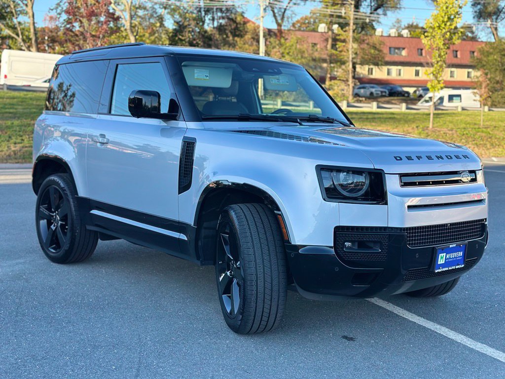 Used 2024 Land Rover Defender 90 X-Dynamic SE AWD/4WD image 9