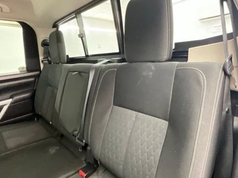 Used 2017 Nissan Titan SV AWD/4WD image 6