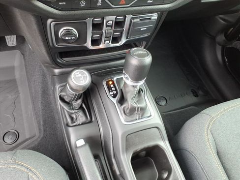 New 2025 Jeep Gladiator Sport image 16