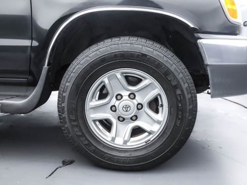 Used 2001 Toyota 4Runner SR5 image 25