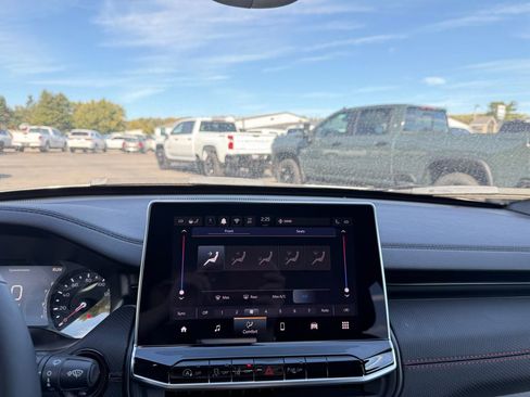 New 2026 Jeep Compass Trailhawk image 28