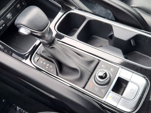 Used 2025 Kia Telluride S AWD/4WD image 23