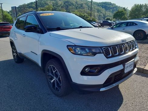 Used 2024 Jeep Compass Limited AWD/4WD image 3
