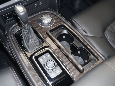 Used 2024 Nissan Armada Platinum w/ Captain's Chairs Package image 8