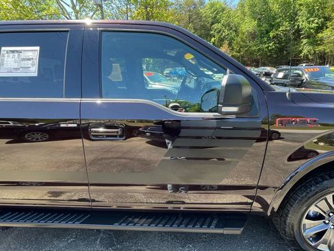 Used 2018 Ford F150 XLT w/ Equipment Group 302A Luxury AWD/4WD image 13