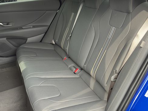 Used 2025 Hyundai Elantra Sport FWD image 15