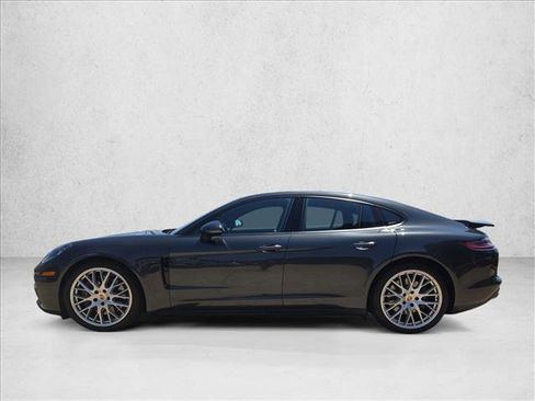 Used 2019 Porsche Panamera RWD image 9