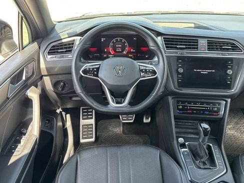 Used 2022 Volkswagen Tiguan SE R-Line FWD image 14