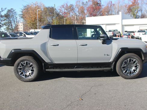 New 2025 GMC Hummer EV 3X image 15