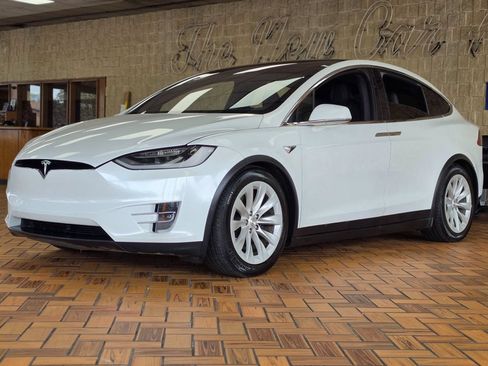 Used 2020 Tesla Model X Long Range AWD/4WD image 4