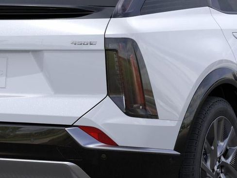 New 2026 Cadillac Optiq Luxury 2 RWD image 11