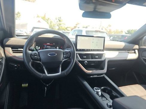 Used 2025 Ford Explorer ST-Line w/ ST-Line Street Pack AWD/4WD image 12