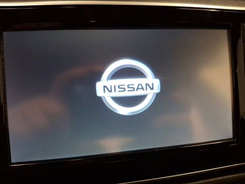 Used 2022 Nissan Versa S image 21