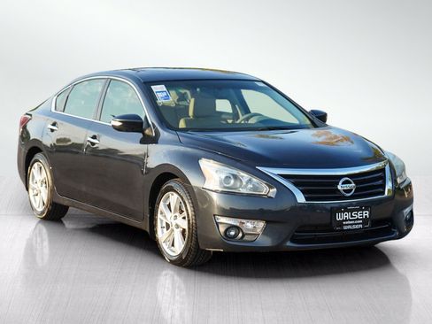 Used 2014 Nissan Altima 2.5 SL w/ Technology Package FWD image 7