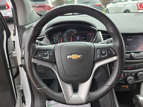 Used 2020 Chevrolet Trax LT w/ Redline Edition FWD image 31