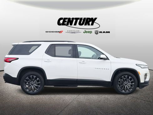 Used 2022 Chevrolet Traverse RS w/ LPO, Floor Liner Package image 2
