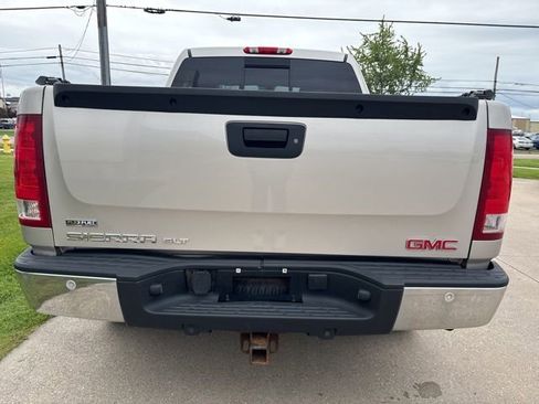 Used 2009 GMC Sierra 1500 SLT w/ All-Terrain Package AWD/4WD image 10