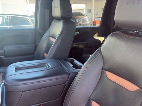 Used 2020 GMC Sierra 2500 AT4 w/ AT4 Premium Package AWD/4WD image 9