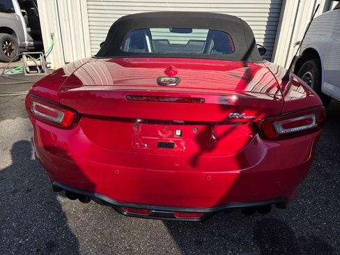 Used 2017 FIAT 124 Spider Abarth image 4