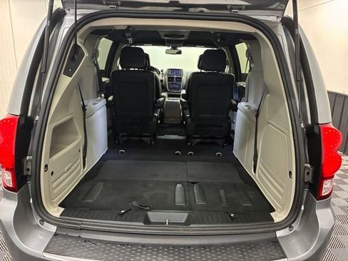 Used 2019 Dodge Grand Caravan SXT w/ Driver Convenience Group FWD image 33