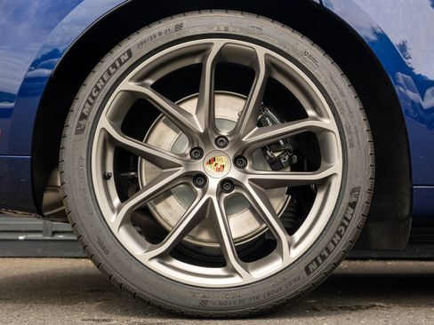 New 2026 Porsche Macan GTS AWD/4WD image 14