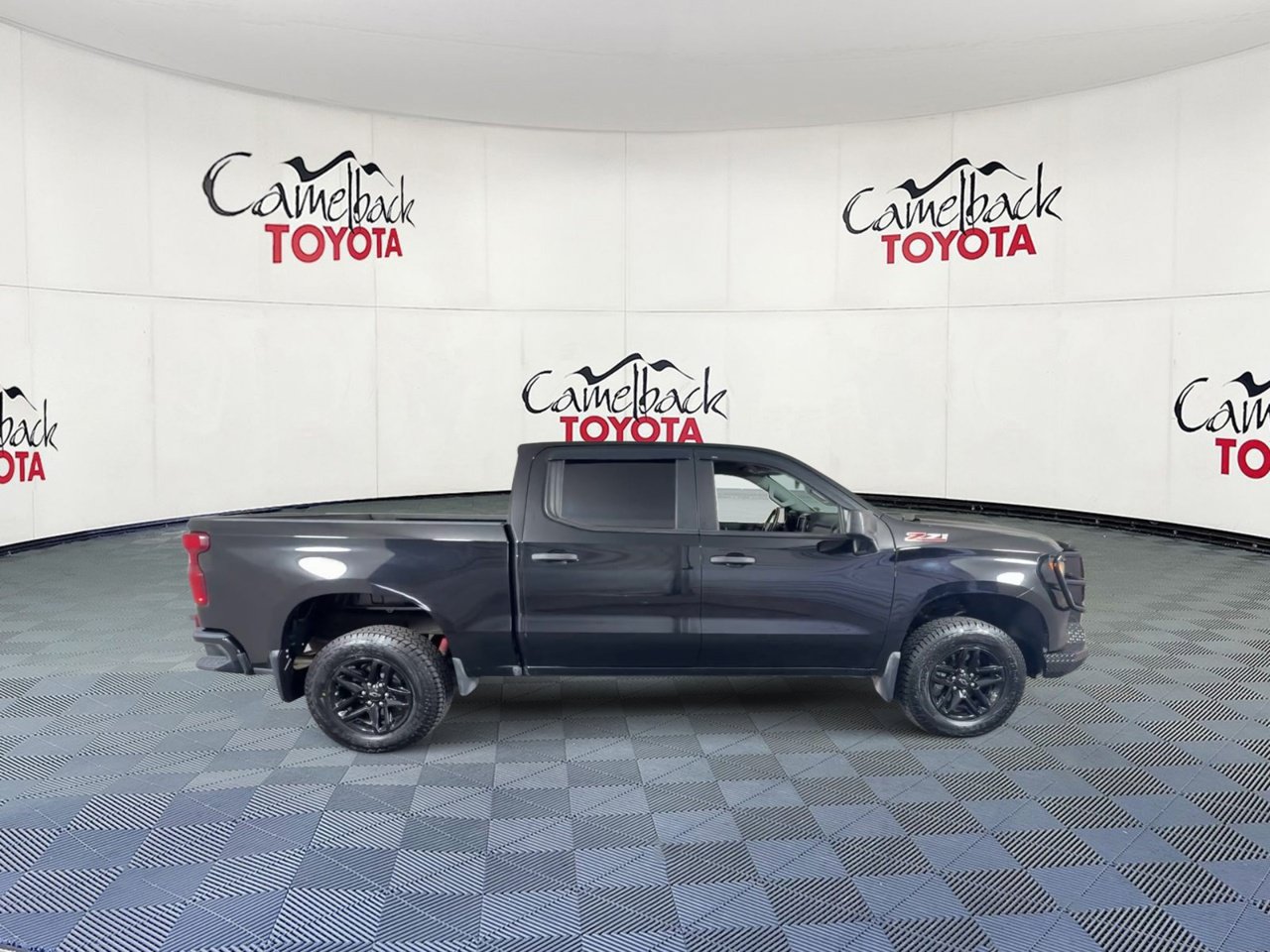 Used 2024 Chevrolet Silverado 1500 Custom Trail Boss AWD/4WD image 4