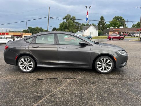 Used 2016 Chrysler 200 S FWD image 2