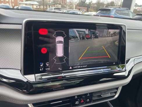 Certified 2024 Volkswagen Atlas Peak Edition SE image 14