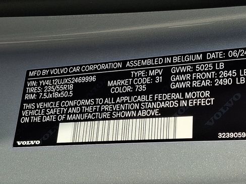 Certified 2025 Volvo XC40 B5 Core image 28