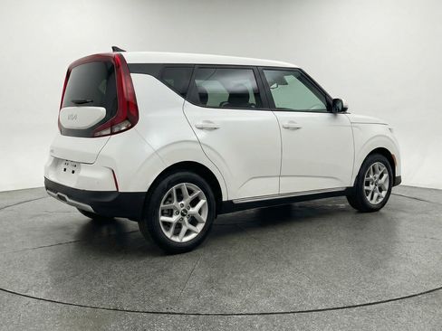 Used 2025 Kia Soul LX w/ LX Technology Package image 9