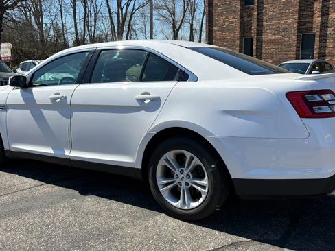 Used 2016 Ford Taurus SEL w/ Equipment Group 201A image 6