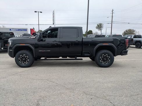 Used 2025 GMC Sierra 2500 AT4X image 7