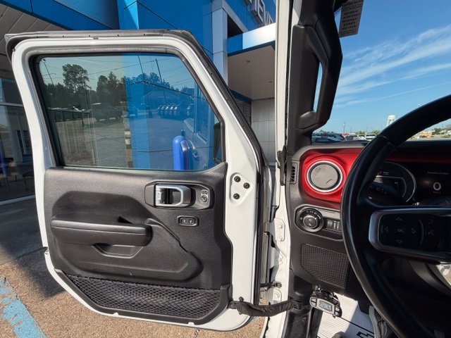 Used 2020 Jeep Gladiator Rubicon w/ Trailer Tow Package AWD/4WD image 23