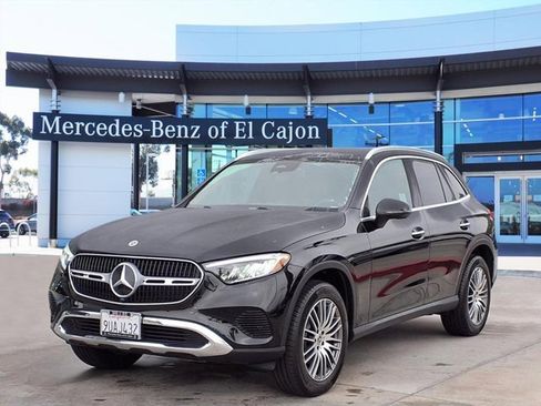 Used 2025 Mercedes-Benz GLC 300 image 1