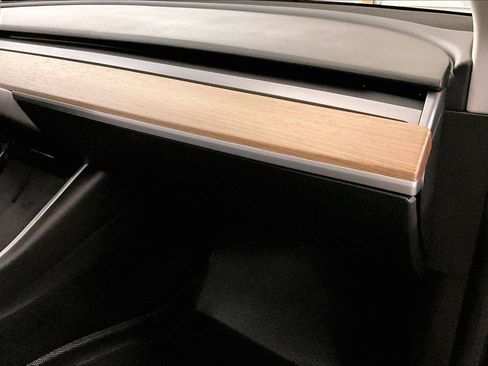 Used 2019 Tesla Model 3 Mid Range image 16