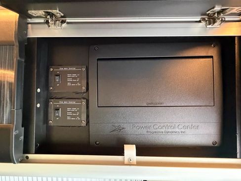 Used 2017 Mercedes-Benz Sprinter 3500 image 75