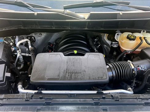 Used 2021 Chevrolet Silverado 1500 Custom Trail Boss w/ LPO, Dark Essentials Package image 9