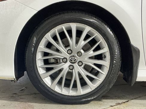 Used 2020 Toyota Camry XLE w/ Sunroof Package image 20