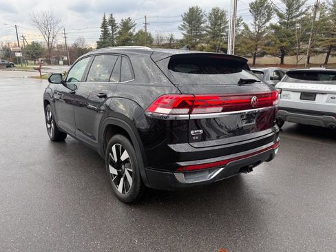 Used 2024 Volkswagen Atlas Cross Sport SE image 11